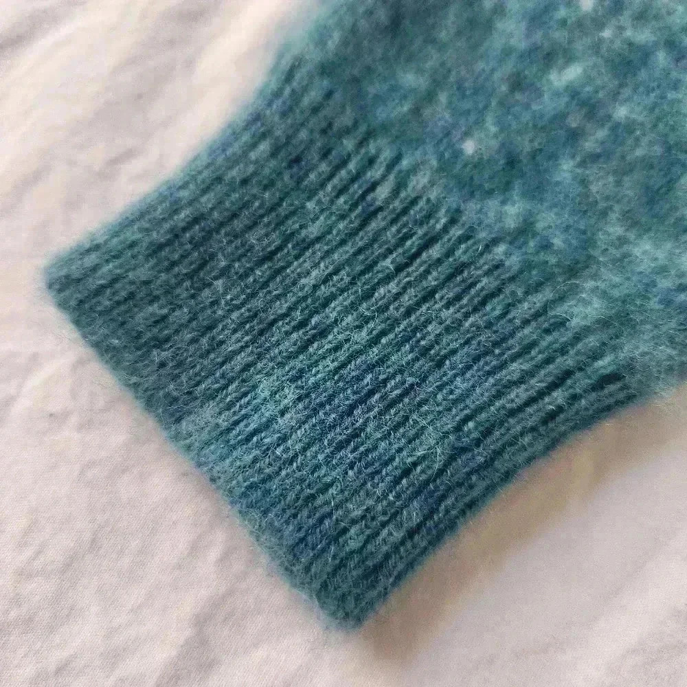 Tahari Pure Luxe 100% Cashmere Sweater Size Small - Picture 5 of 5